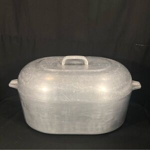 Elegant Silver Aluminum Roaster